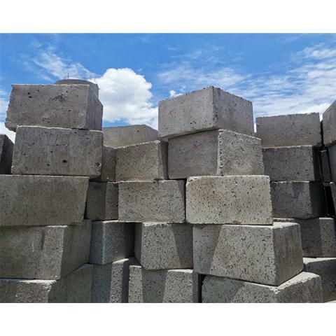 老旧光伏项目的光伏墩更换需要注意什么？曲靖东星耀分享